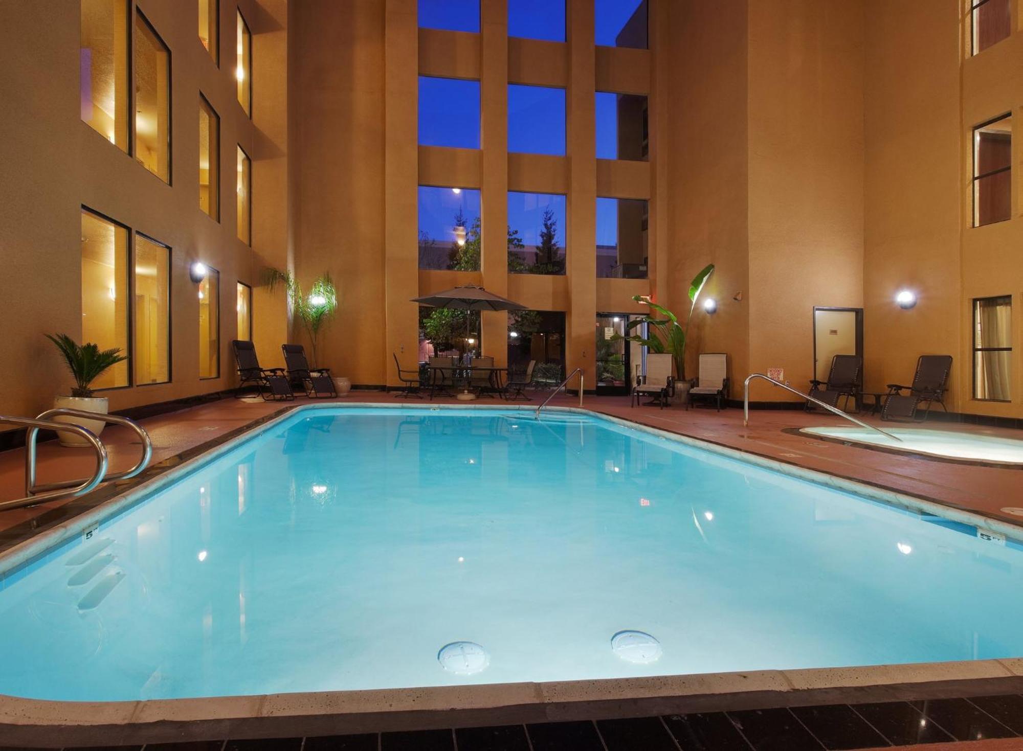 Holiday Inn Express Union City San Jose By Ihg Екстериор снимка