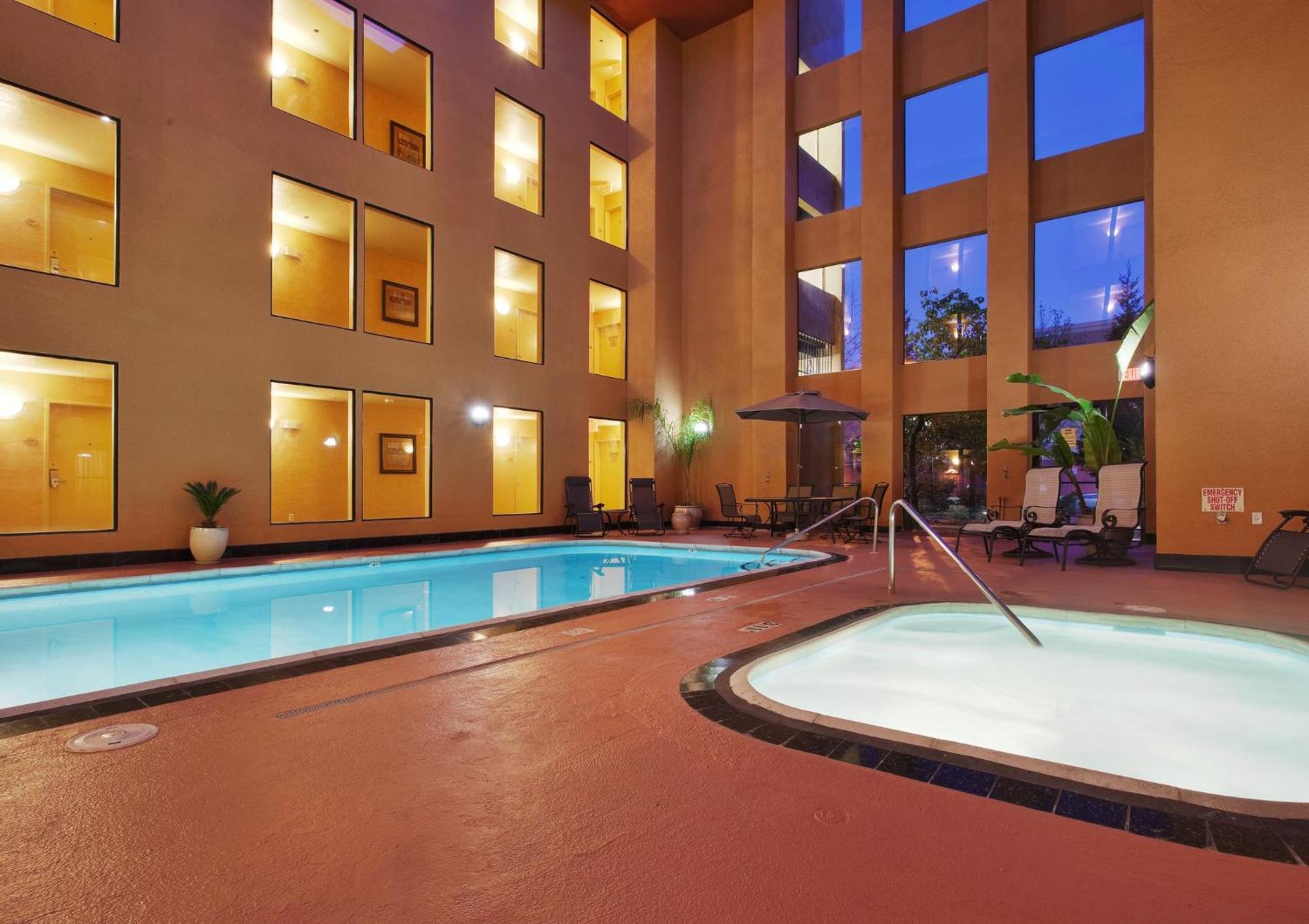 Holiday Inn Express Union City San Jose By Ihg Екстериор снимка