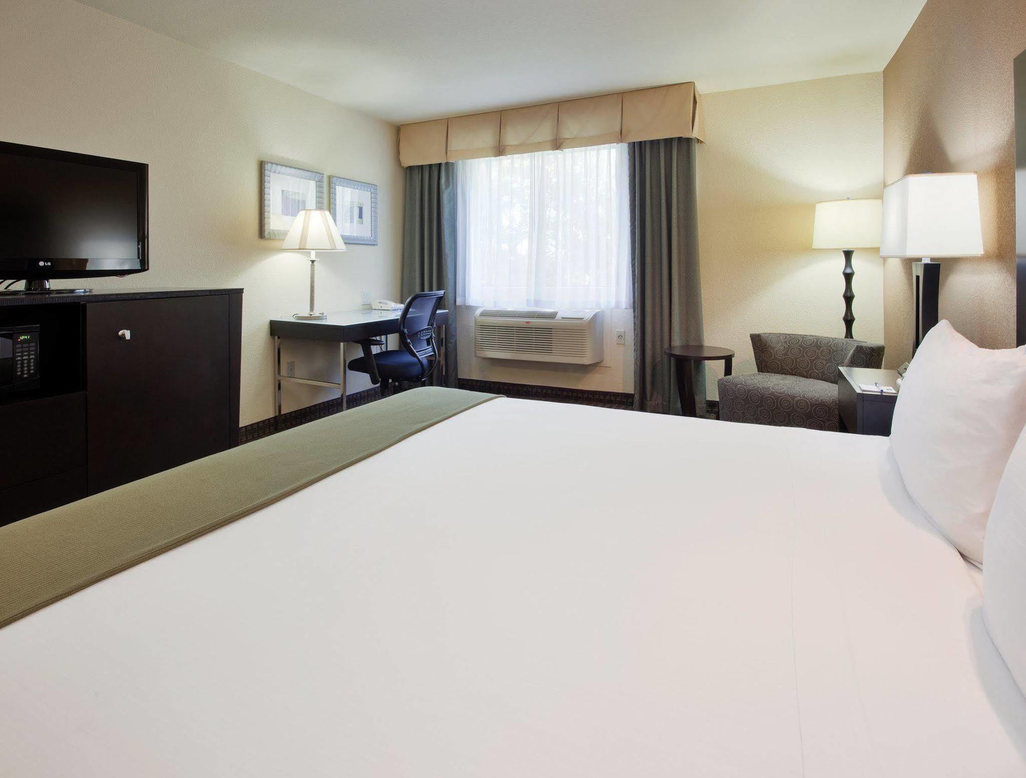 Holiday Inn Express Union City San Jose By Ihg Стая снимка